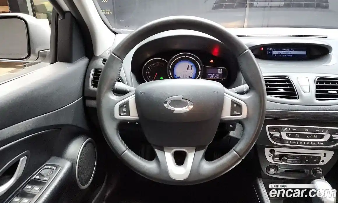 Renault SM3 2015 1.6 Автомат в Москве № 149456, фото 16