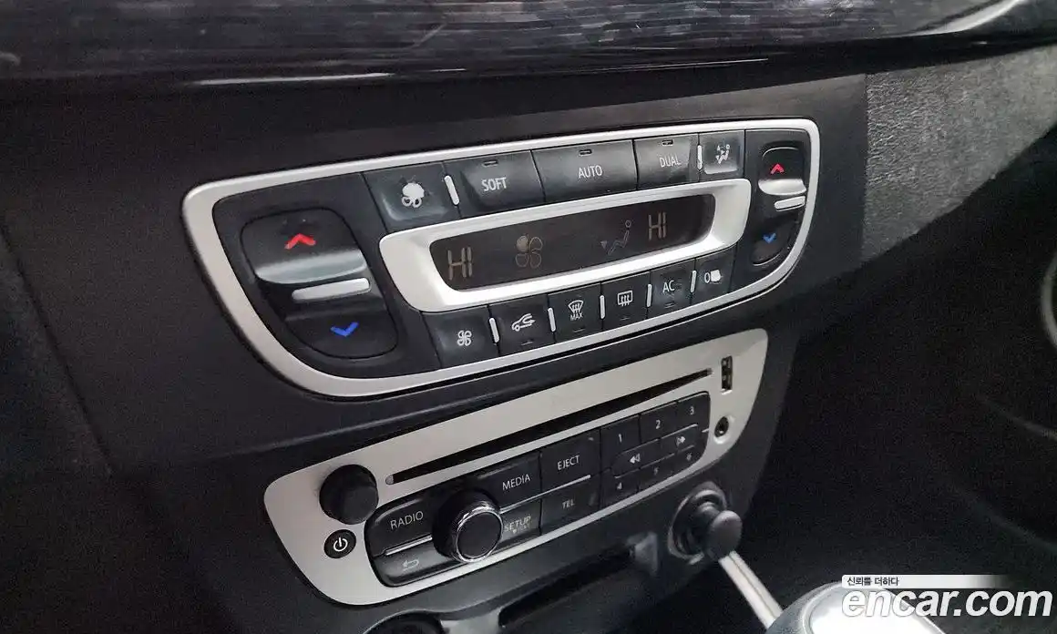 Renault SM3 2015 1.6 Автомат в Москве № 149456, фото 18