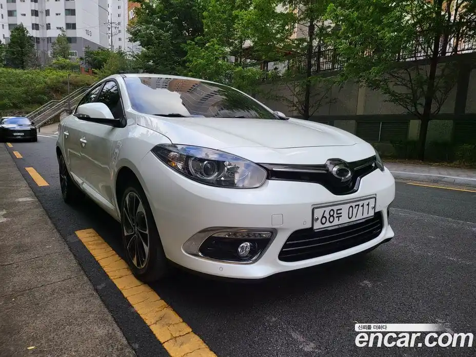 Renault SM3 2016 1.6 Автомат в Москве № 152525, фото 3