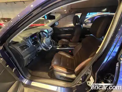 Renault QM6 2017 2.0 Автомат в Москве № 152819, миниатюра 10