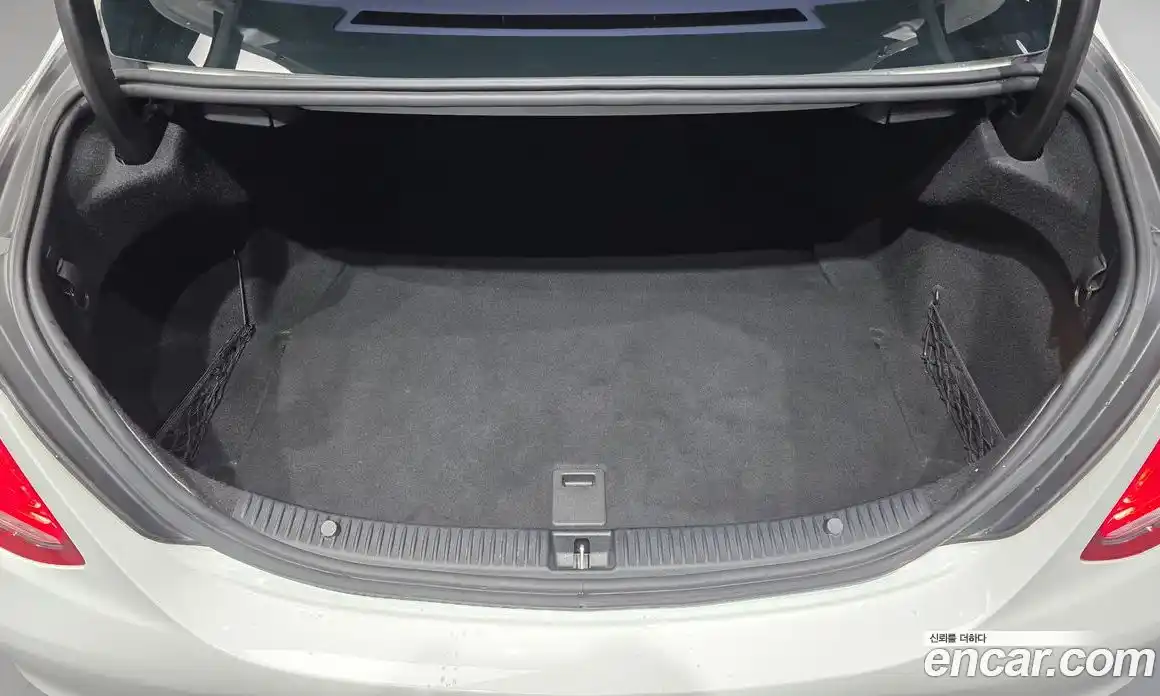 Mercedes-Benz C-Class 2018 2.0 Автомат в Москве № 160698, фото 17