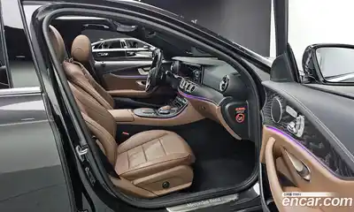 Mercedes-Benz E-Class 2023 2.0 Автомат в Москве № 161382, миниатюра 2