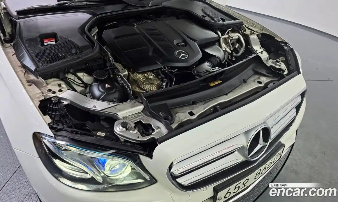 Mercedes-Benz E-Class 2017 1.9 Автомат в Москве № 161741, фото 13