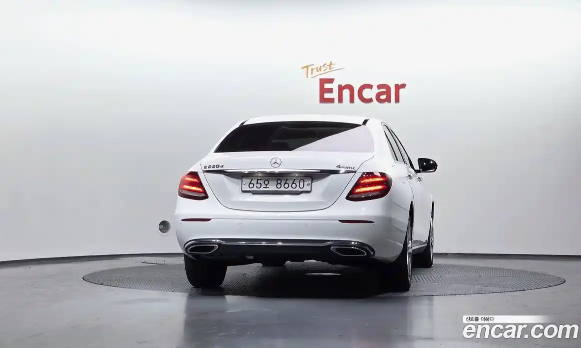 Mercedes-Benz E-Class 2017 1.9 Автомат в Москве № 161741, фото 18