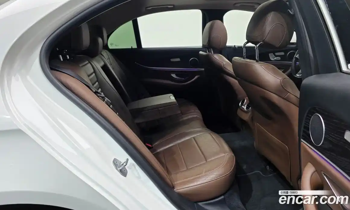 Mercedes-Benz E-Class 2017 1.9 Автомат в Москве № 161741, фото 20