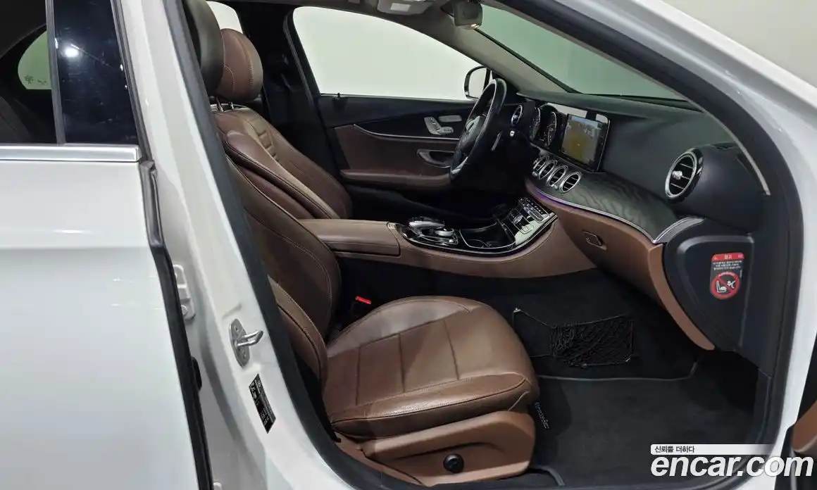 Mercedes-Benz E-Class 2017 1.9 Автомат в Москве № 161741, фото 9