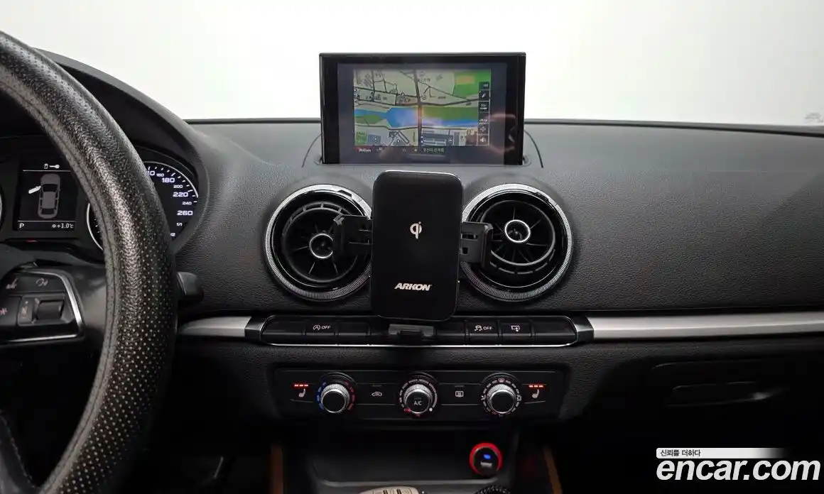 Audi A3 2015 1.6 Автомат в Москве № 162470, фото 15