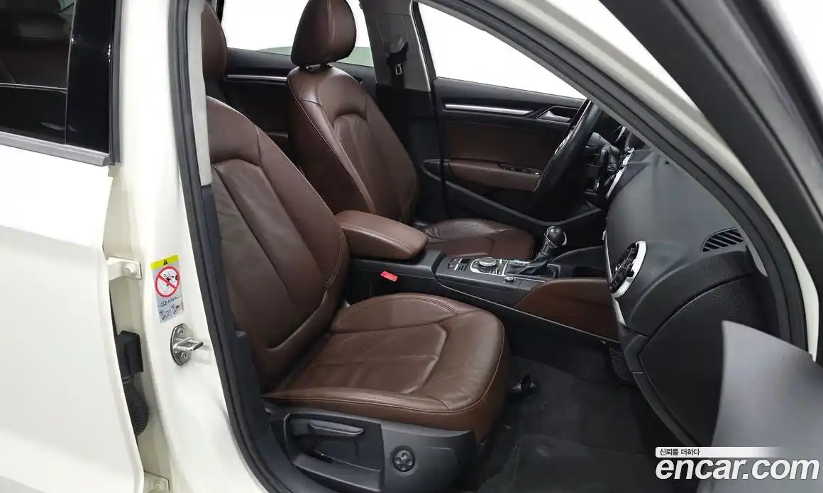 Audi A3 2015 1.6 Автомат в Москве № 162470, фото 10