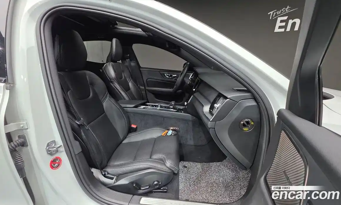 Volvo S60 2022 2.0 Автомат в Москве № 164324, фото 13