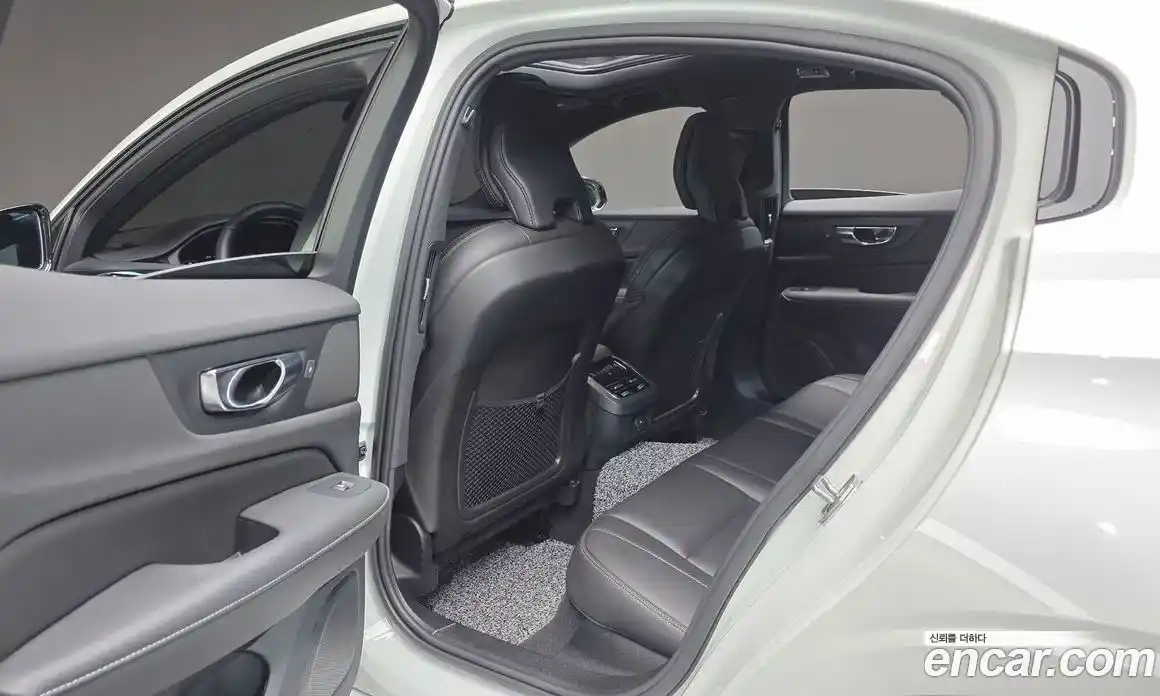 Volvo S60 2022 2.0 Автомат в Москве № 164324, фото 3