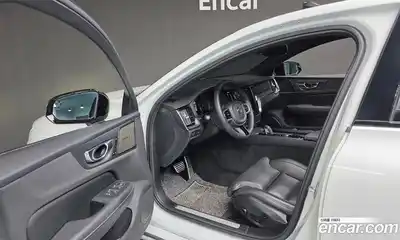 Volvo S60 2022 2.0 Автомат в Москве № 164324, миниатюра 9