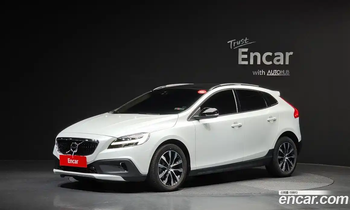Volvo V40 2019 2.0 Автомат в Москве № 164361, фото 12