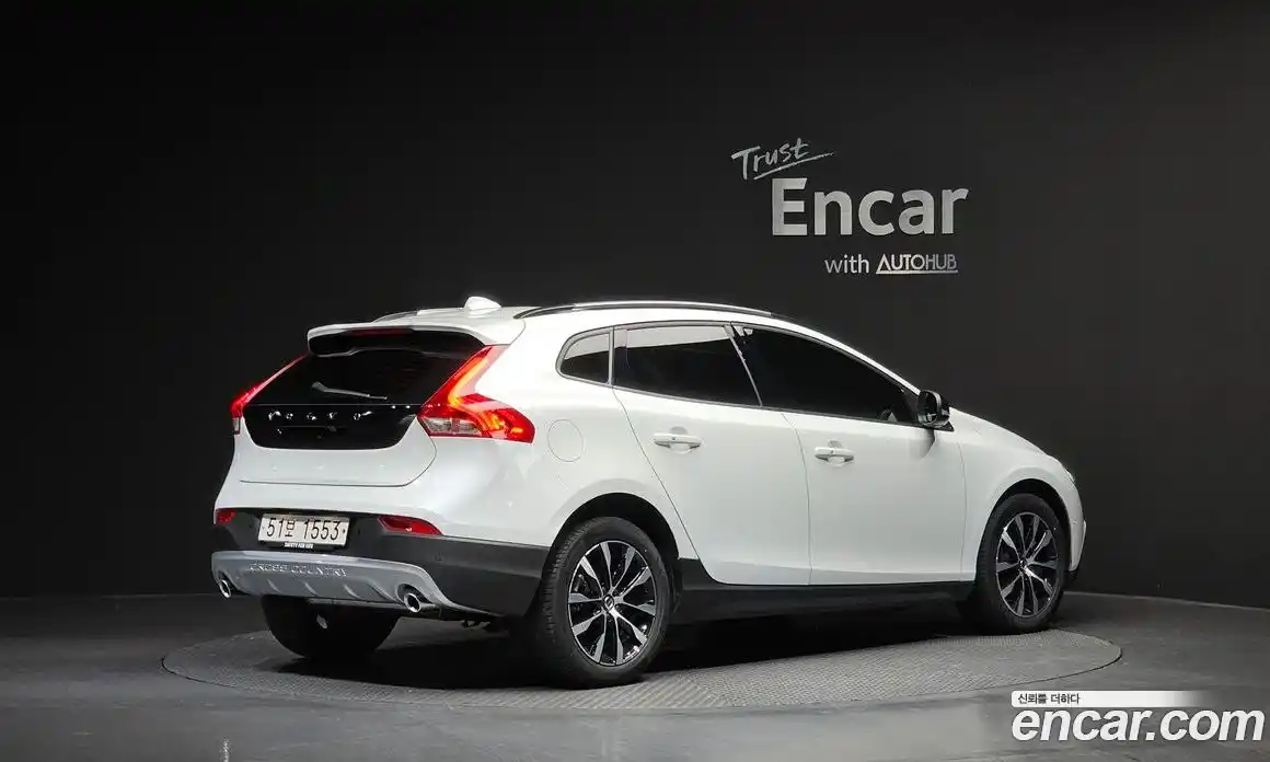 Volvo V40 2019 2.0 Автомат в Москве № 164361, фото 9