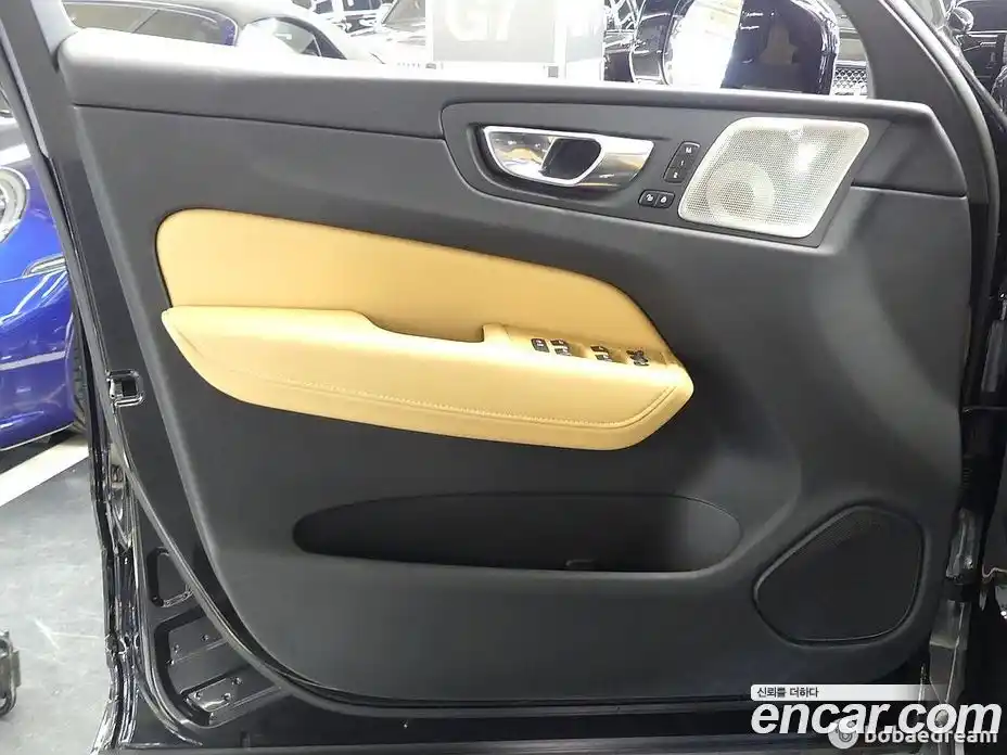 Volvo XC60 2023 2.0 Автомат в Москве № 164789, фото 11