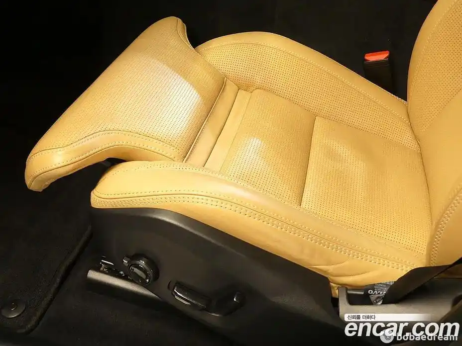 Volvo XC60 2023 2.0 Автомат в Москве № 164789, фото 12