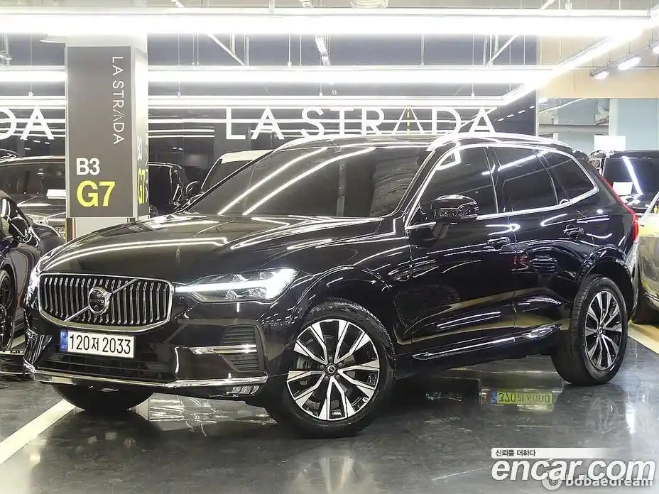 Volvo XC60 2023 2.0 Автомат в Москве № 164789, фото 3