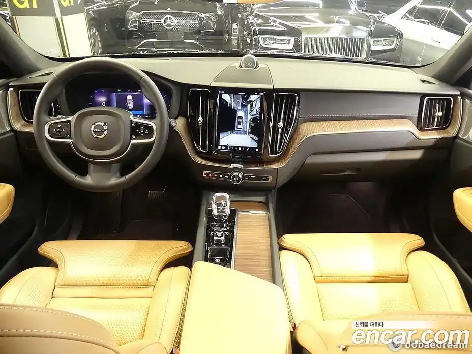 Volvo XC60 2023 2.0 Автомат в Москве № 164789, фото 7