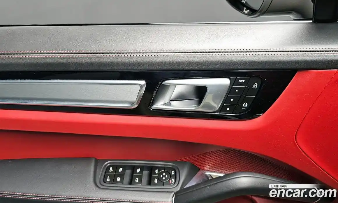 Porsche Cayenne 2023 4.0 Автомат в Москве № 164970, фото 3