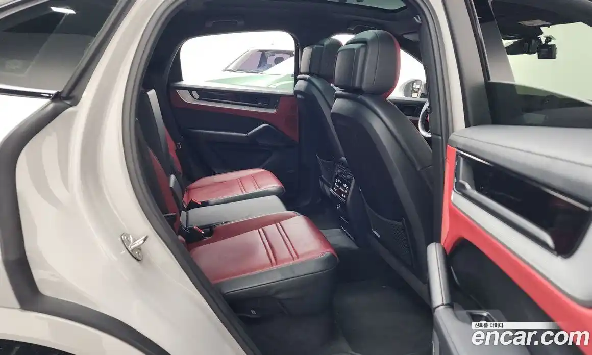 Porsche Cayenne 2024 3.0 Автомат в Москве № 165145, фото 18