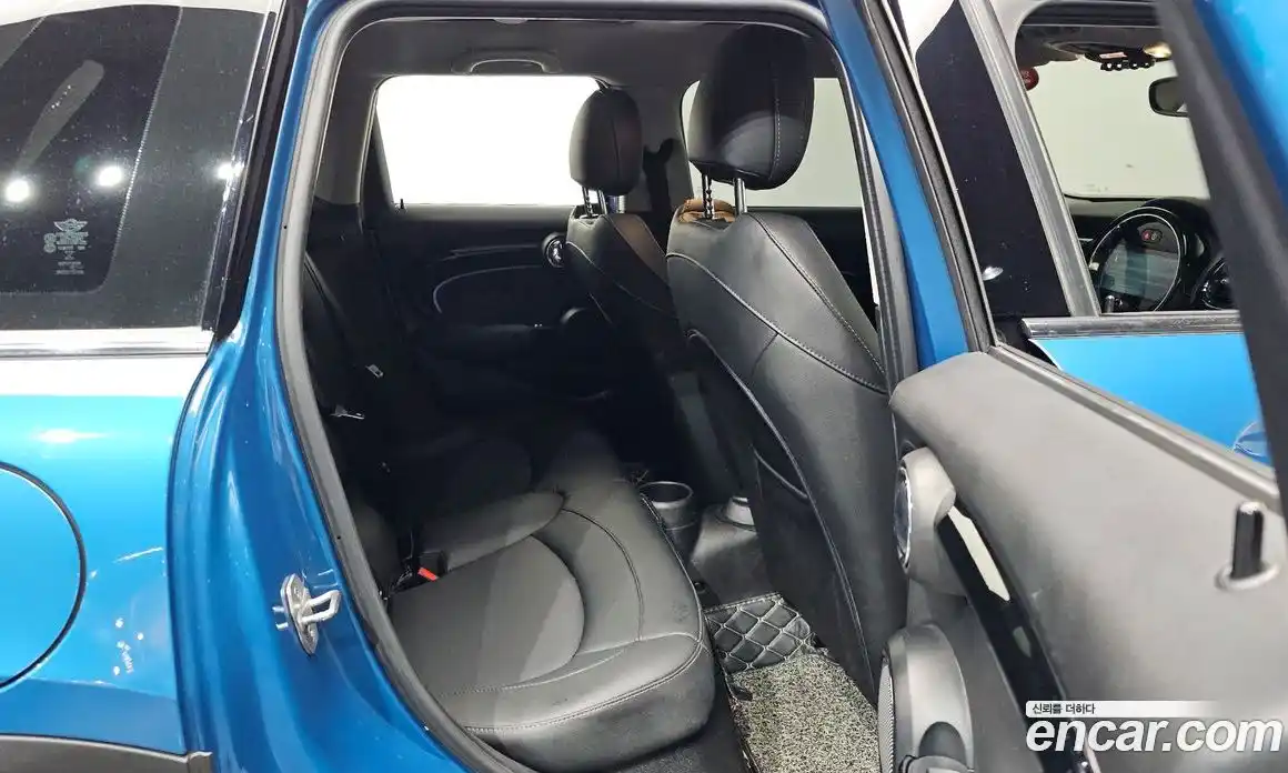 Mini Cooper 2022 1.5 Автомат в Москве № 166944, фото 11