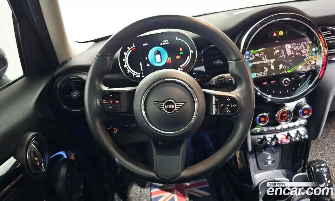 Mini Cooper 2022 1.5 Автомат в Москве № 166944, фото 12