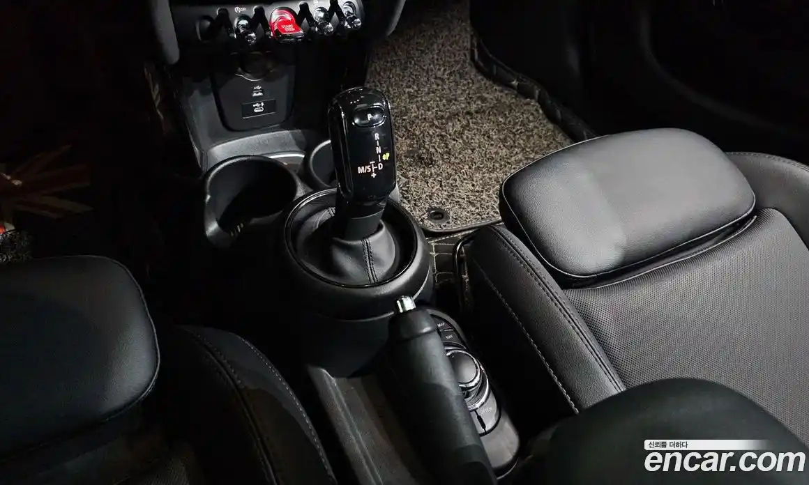 Mini Cooper 2022 1.5 Автомат в Москве № 166944, фото 6