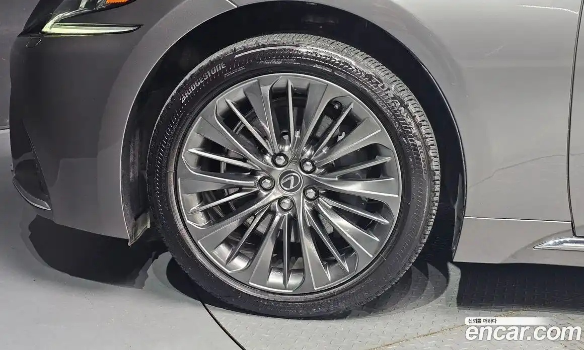 Lexus LS 2020 3.5 Автомат в Москве № 168124, фото 9