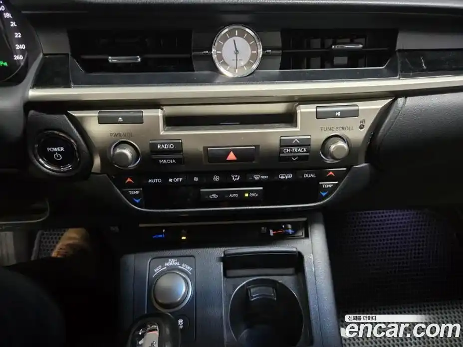 Lexus ES 2015 2.5 Автомат в Москве № 168335, фото 11