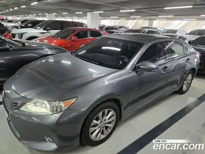 Lexus ES 2015 2.5 Автомат в Москве № 168335, миниатюра 2