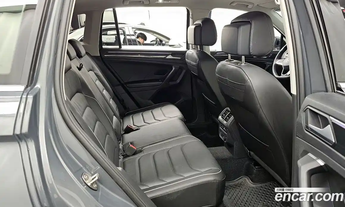 Volkswagen Tiguan 2022 2.0 Автомат в Москве № 168428, фото 11