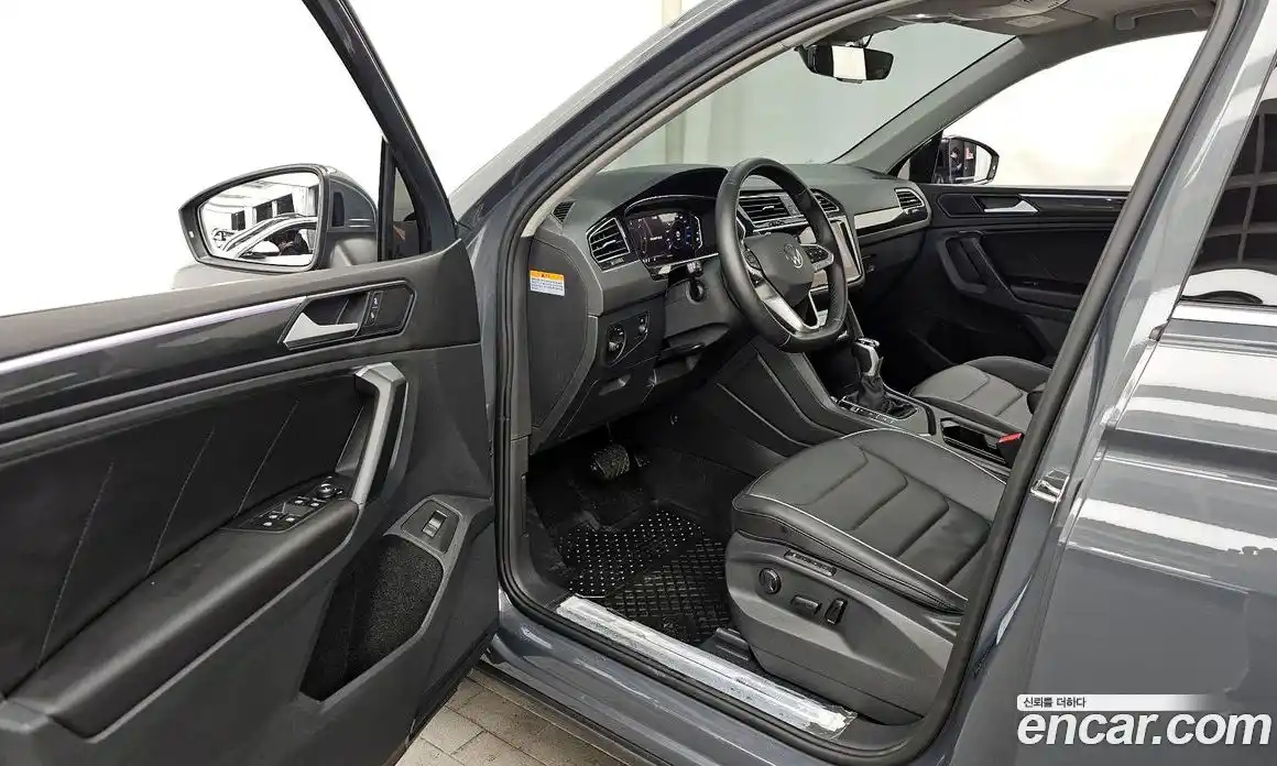 Volkswagen Tiguan 2022 2.0 Автомат в Москве № 168428, фото 12