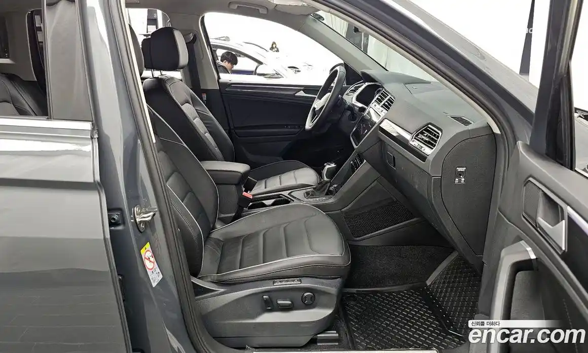 Volkswagen Tiguan 2022 2.0 Автомат в Москве № 168428, фото 16