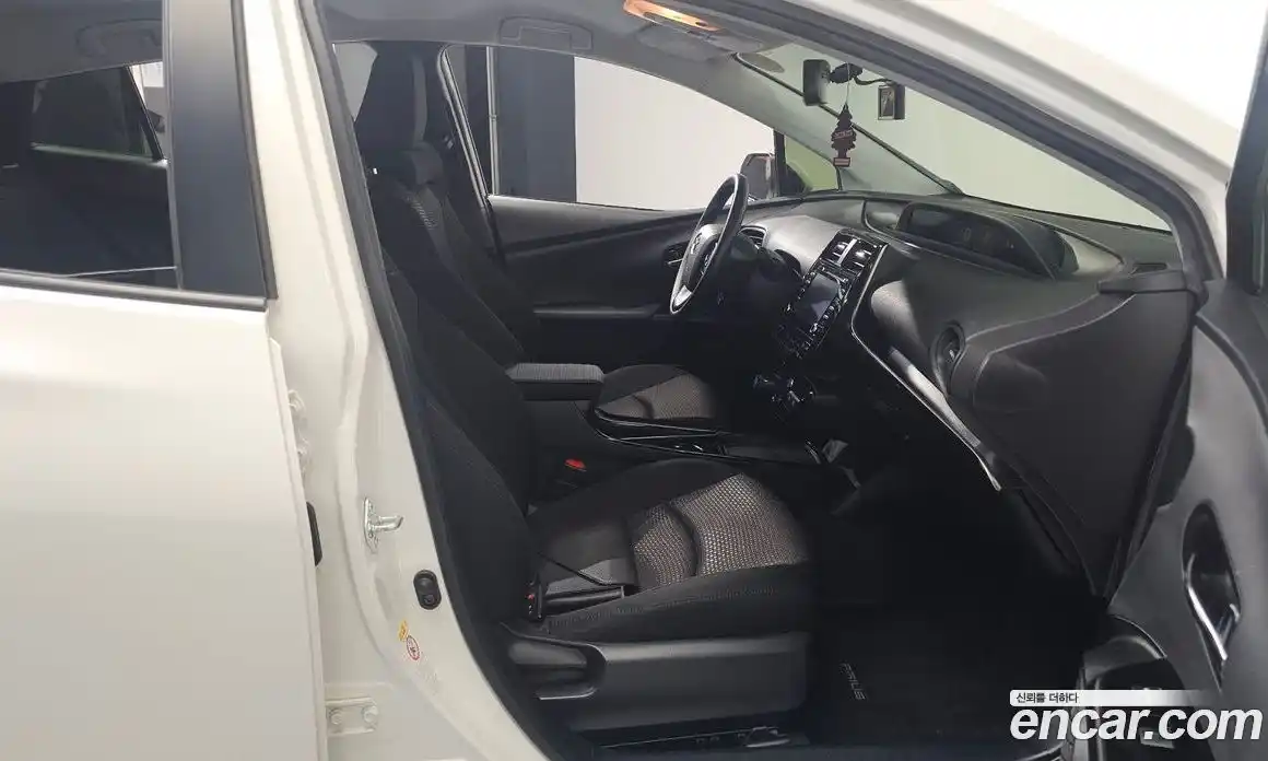 Toyota Prius 2019 1.8 Автомат в Москве № 170255, фото 15