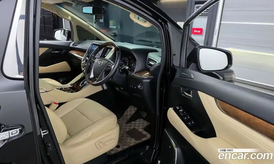 Toyota Alphard 2016 3.5 Автомат в Москве № 170316, фото 14