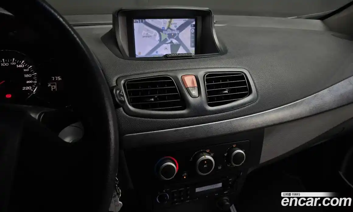 Renault SM3 2011 1.6 Автомат в Москве № 179920, фото 18