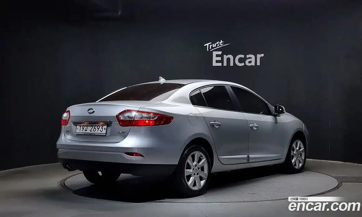 Renault SM3 2010 1.6 Автомат в Москве № 180744, фото 19