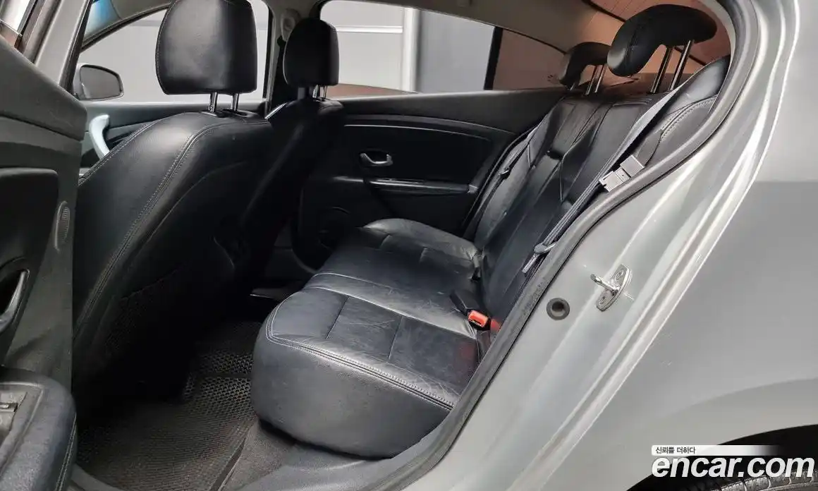 Renault SM3 2010 1.6 Автомат в Москве № 180744, фото 3