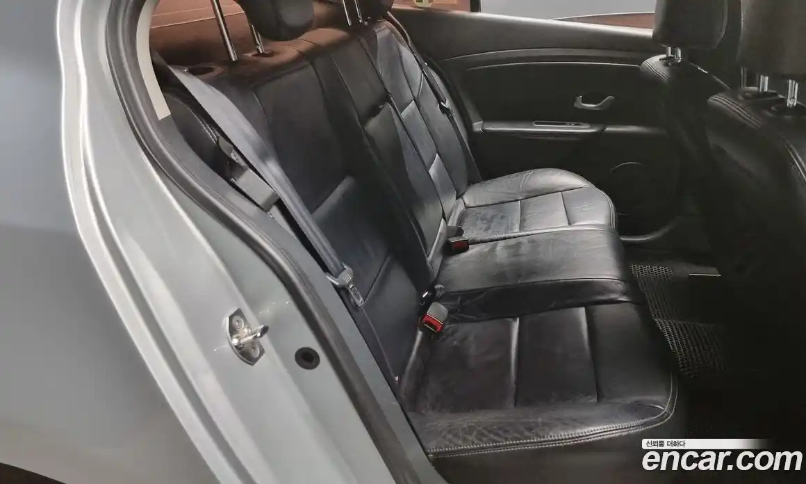 Renault SM3 2010 1.6 Автомат в Москве № 180744, фото 8