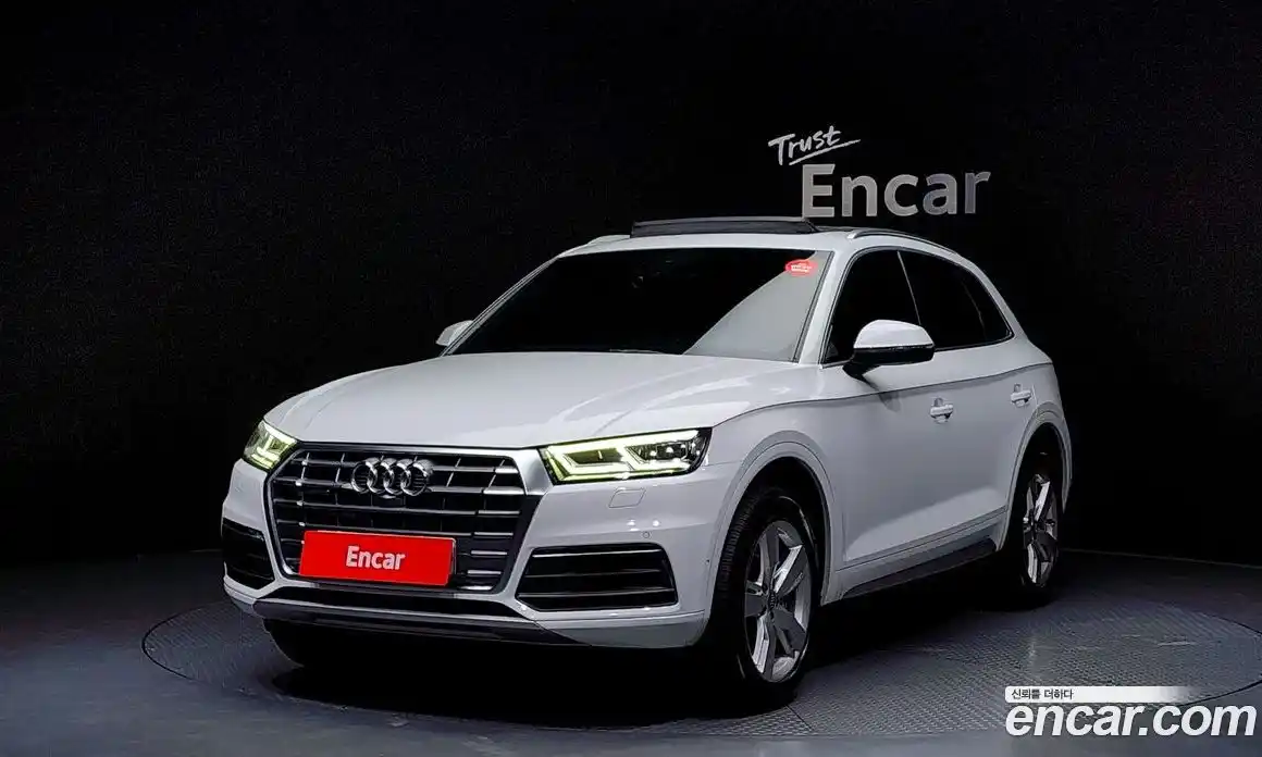 Audi Q5 2020 2.0 Автомат в Москве № 183475, фото 1