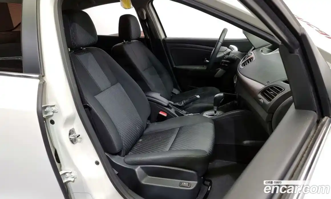 Renault SM3 2010 1.6 Автомат в Москве № 184044, фото 1