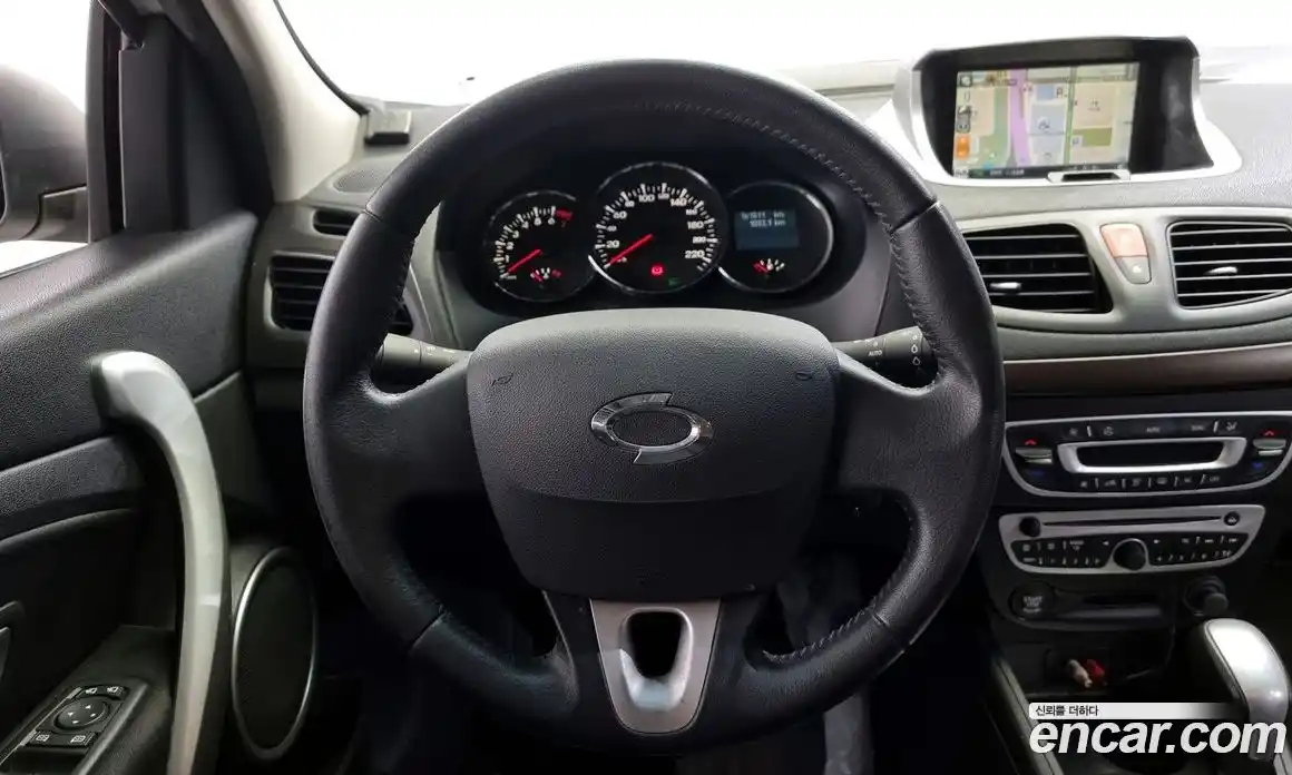 Renault SM3 2010 1.6 Автомат в Москве № 184044, фото 15