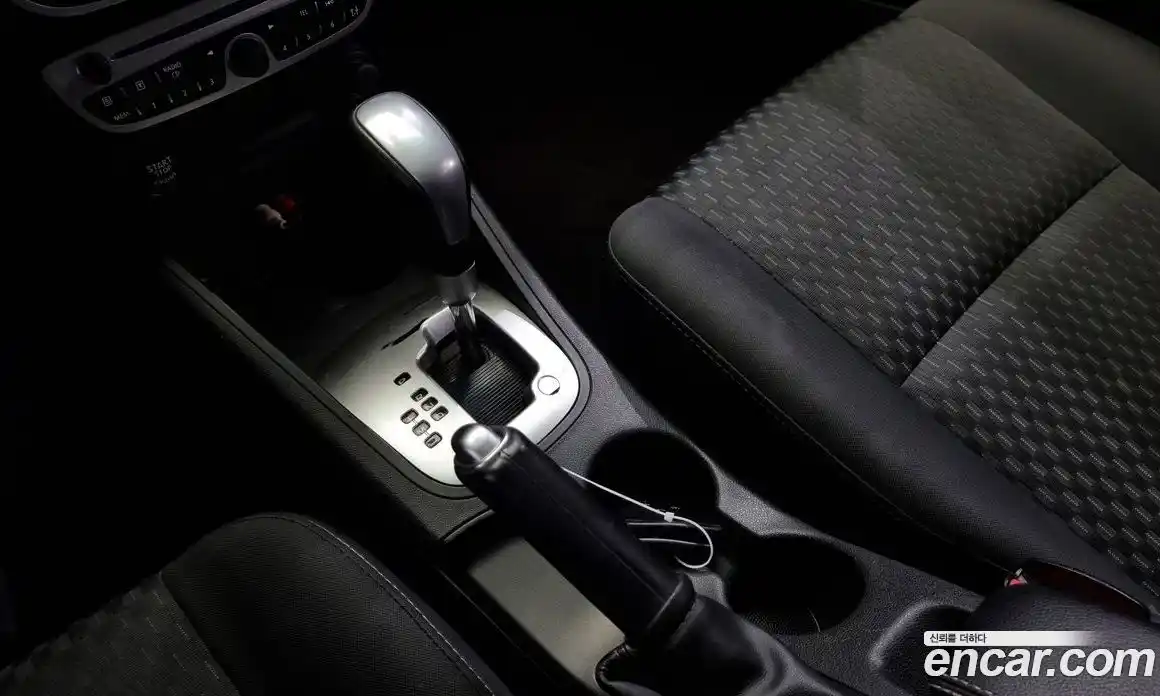 Renault SM3 2010 1.6 Автомат в Москве № 184044, фото 17