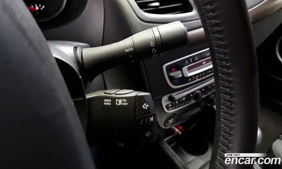 Renault SM3 2010 1.6 Автомат в Москве № 184044, фото 20