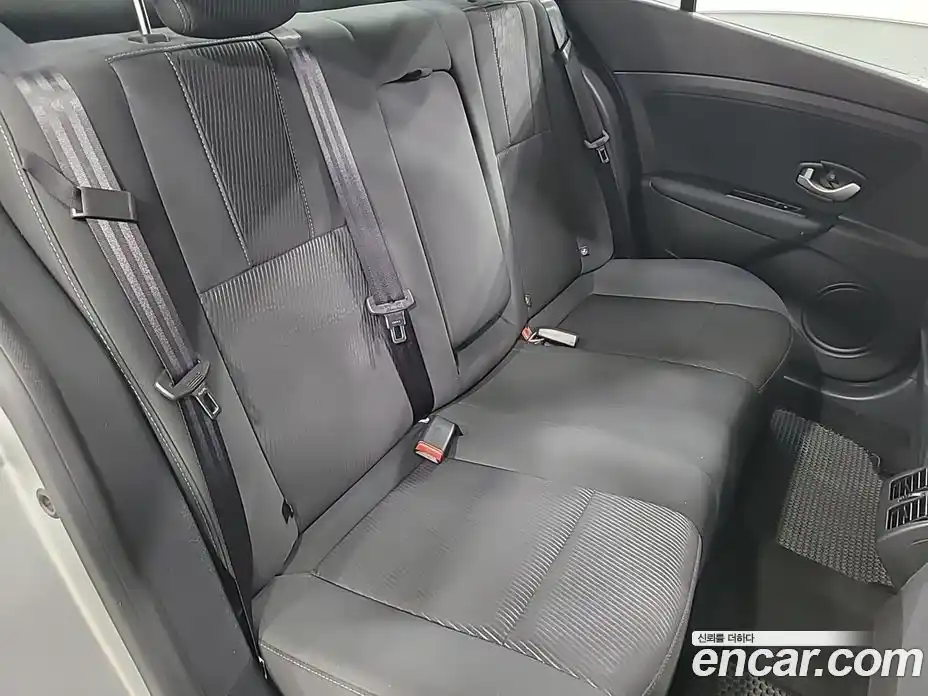 Renault SM3 2015 1.6 Автомат в Москве № 185430, фото 11