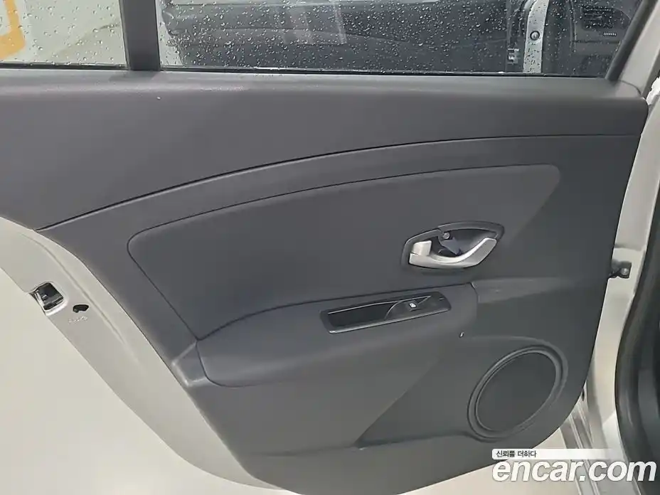 Renault SM3 2015 1.6 Автомат в Москве № 185430, фото 14