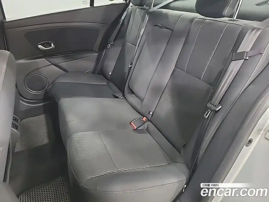 Renault SM3 2015 1.6 Автомат в Москве № 185430, фото 10