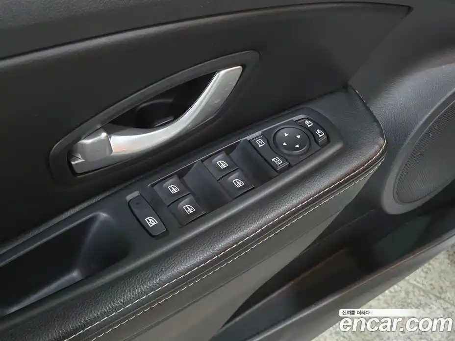 Renault SM3 2013 1.6 Автомат в Москве № 185790, фото 16