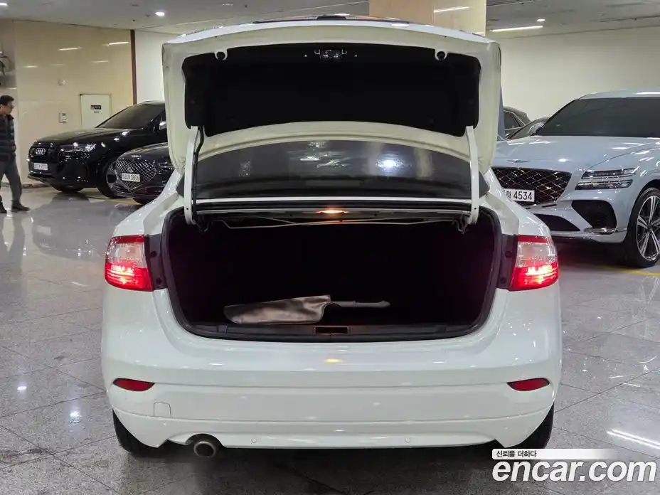 Renault SM3 2013 1.6 Автомат в Москве № 185790, фото 19