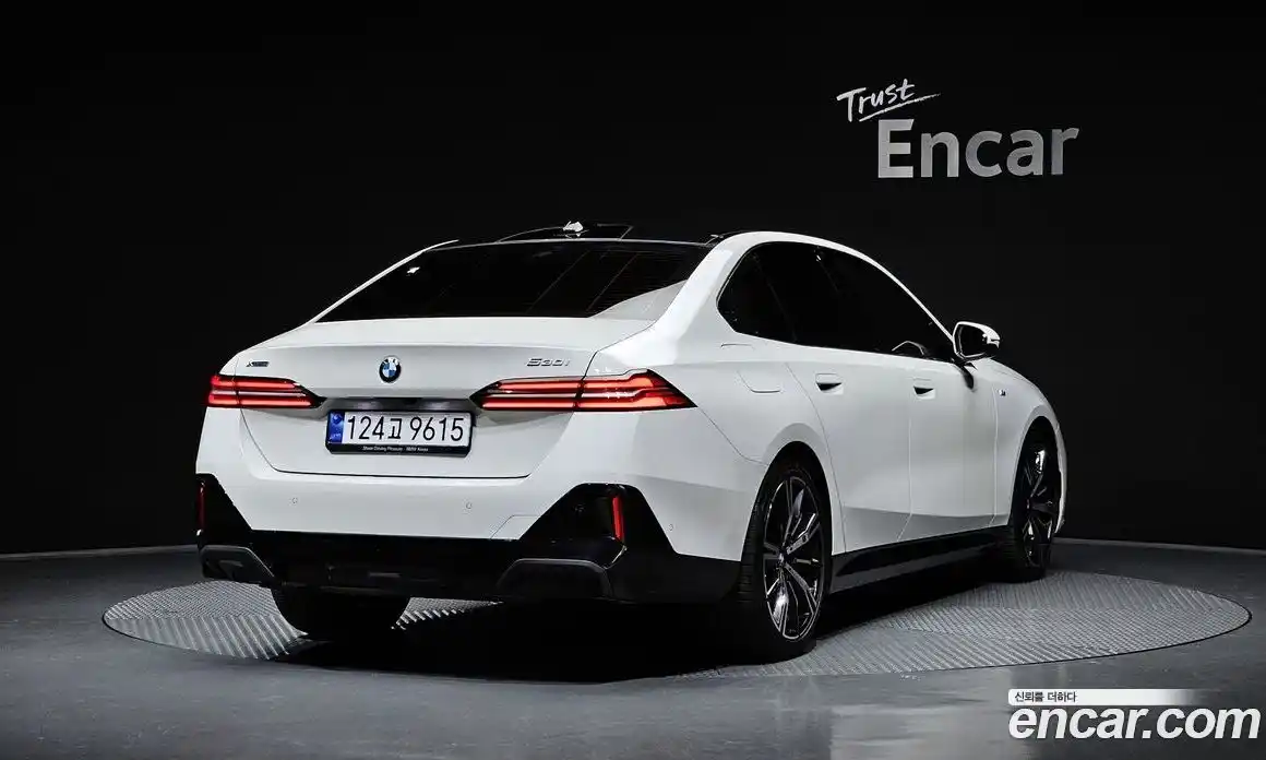 BMW 5-Series 2024 2.0 Автомат в Москве № 187436, фото 1