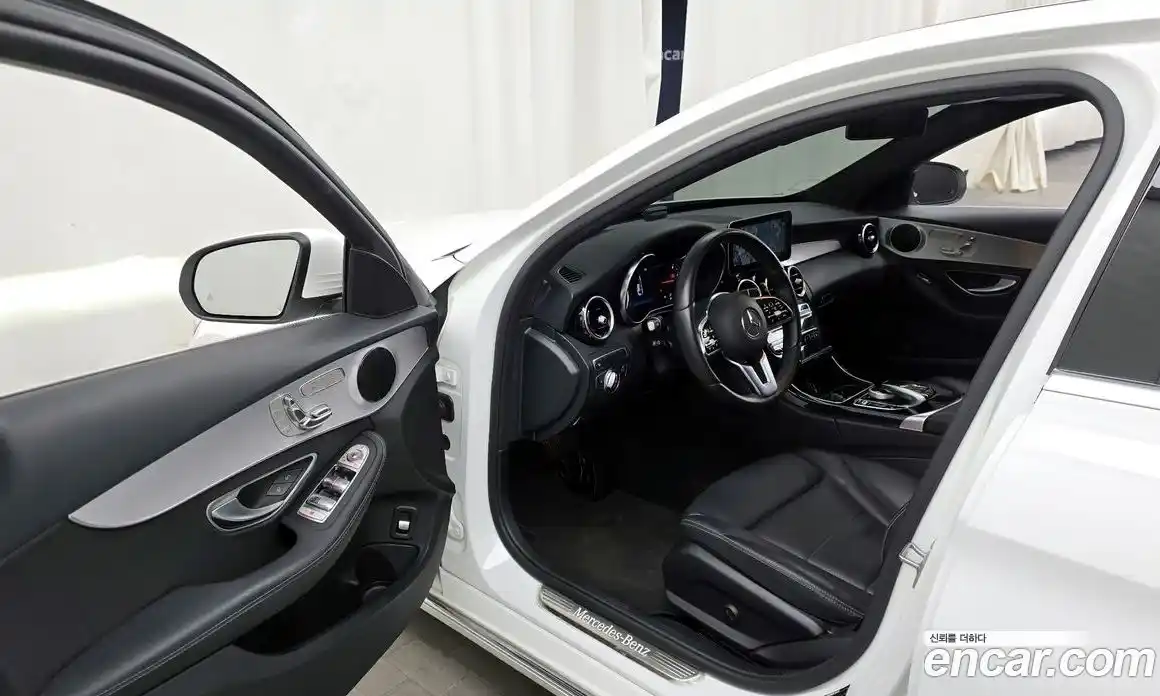 Mercedes-Benz C-Class 2020 1.9 Автомат в Москве № 194334, фото 19